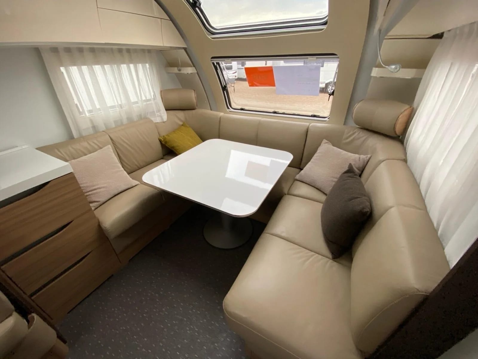 Przyczepa 6-osobowa, 2100kg, Knaus AZUR 2008