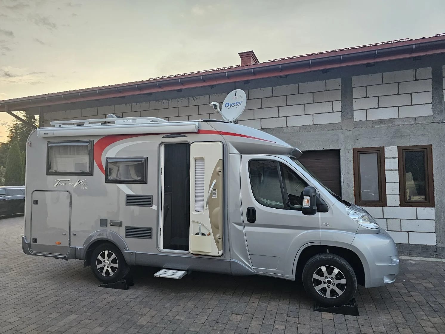 Mercedes Sprinter, 5 osobowy CARTHAGO, DEMO OKAZJA 2025